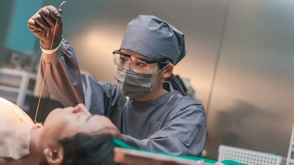 سریال شکارچی با تیغ جراحی-cover-image